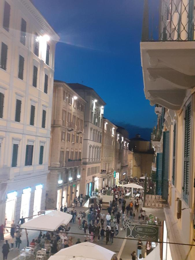 Il Balcone Sul Corso Villa Ancona Buitenkant foto